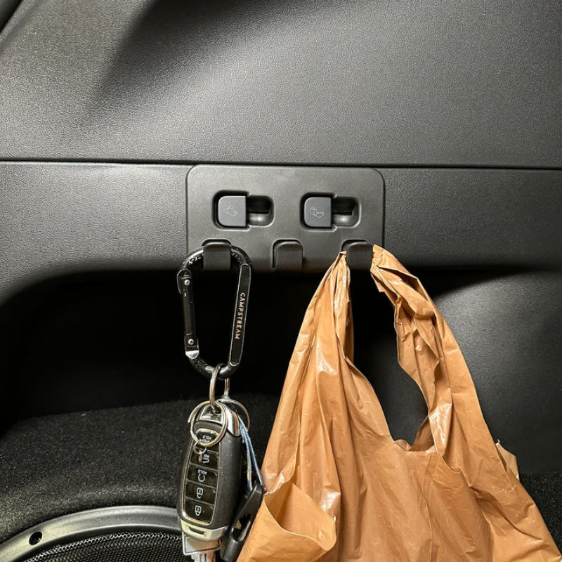 Tesla Model Y Cargo Bay Storage Hooks（ 2021–2024 ）