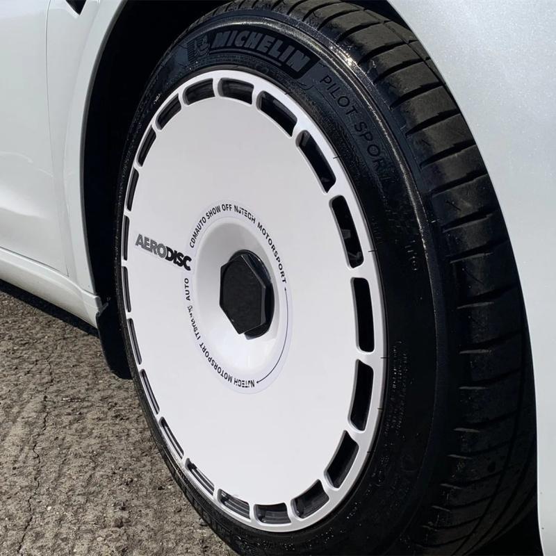 Wheel hub caps for Tesla Model 3/Y